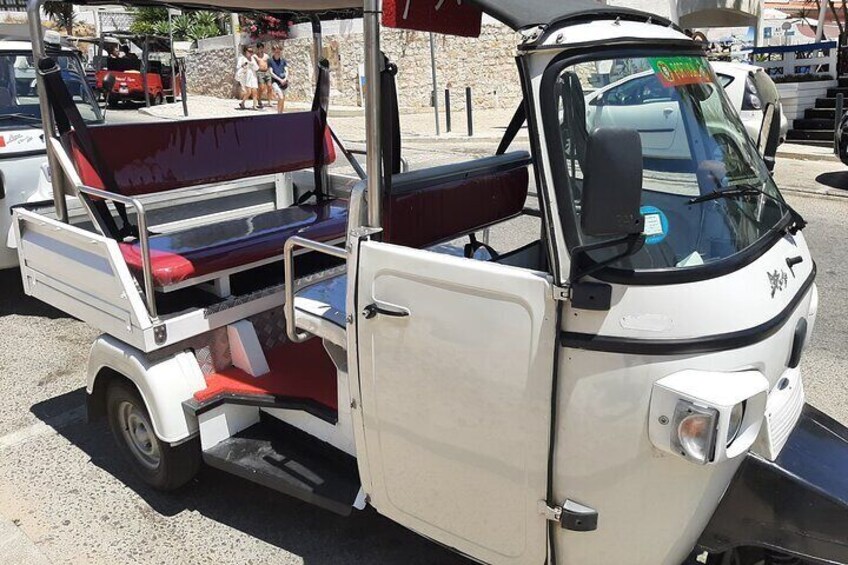 Tuk Tuk 
4 seats 