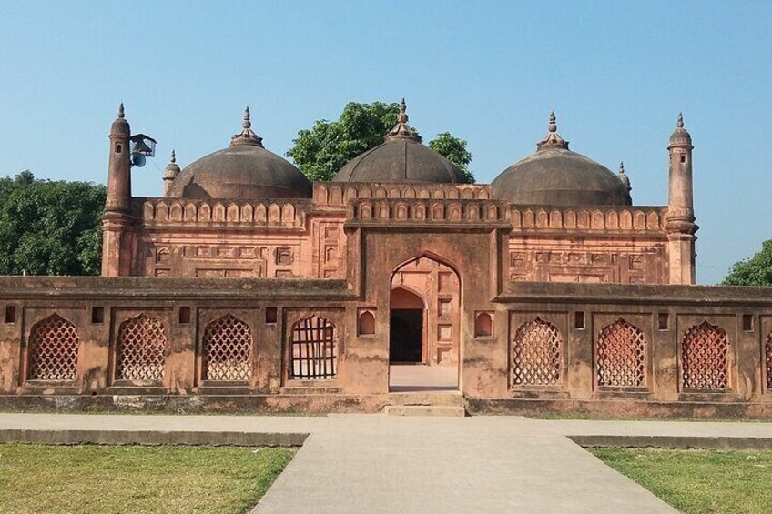 Tahkhana Mosque 