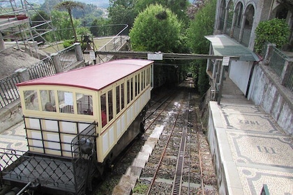 Braga- und Guimarães-Tour inklusive Mittagessen ab Porto