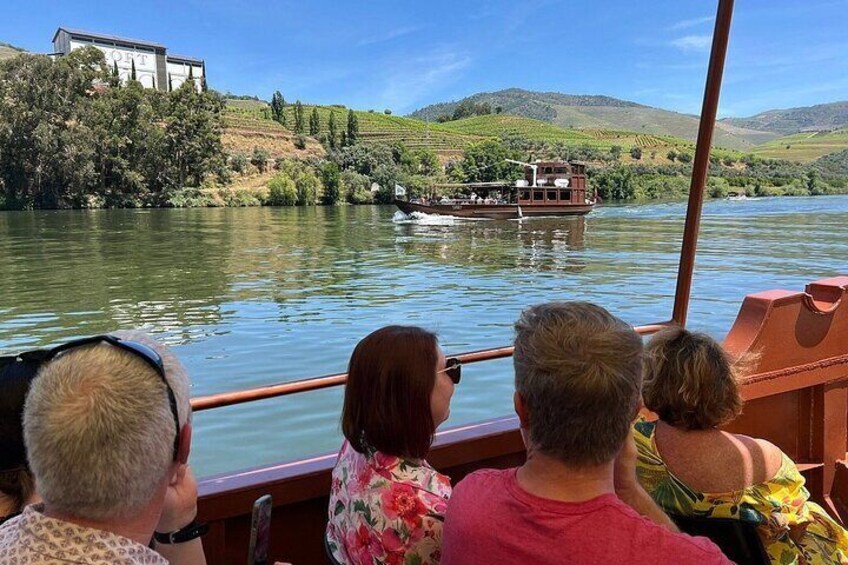 Douro Valley Tour: 2 Vineyard Visits, River Cruise, Winery Lunch