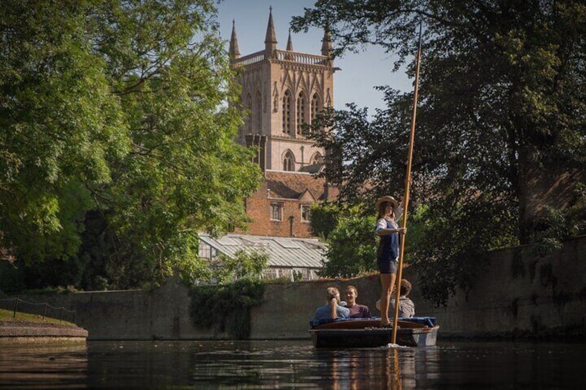 Punting Tour in Cambridge