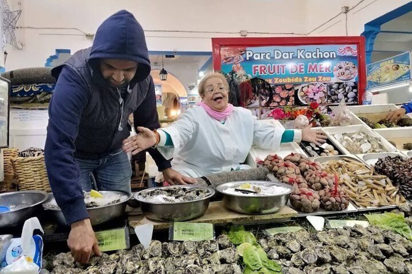 Casablanca Food Tour - Marché Central & Seafood Lunch