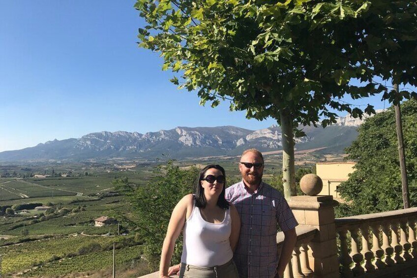 Architectural Rioja Small Group Wine Tour with Lunch from Bilbao
