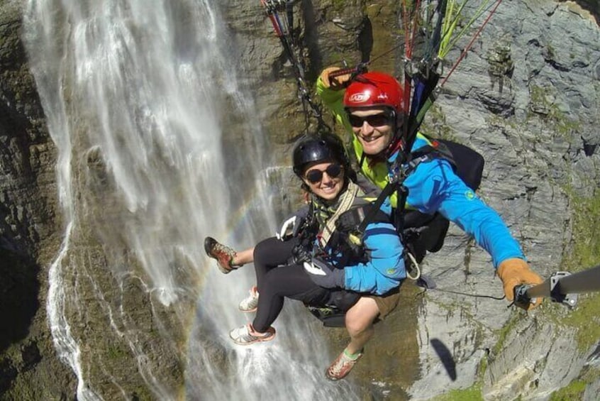 Enjoy the waterfalls of the Lauterbrunnen valley 