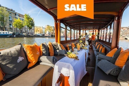 Amsterdam Classic Saloon Boat Cruise with Drinks and Cheese