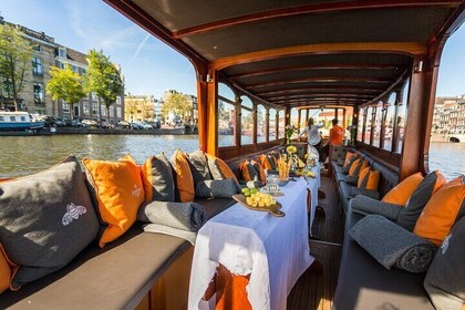 Amsterdam Classic Saloon Boat Cruise, Drinks and Cheese Option