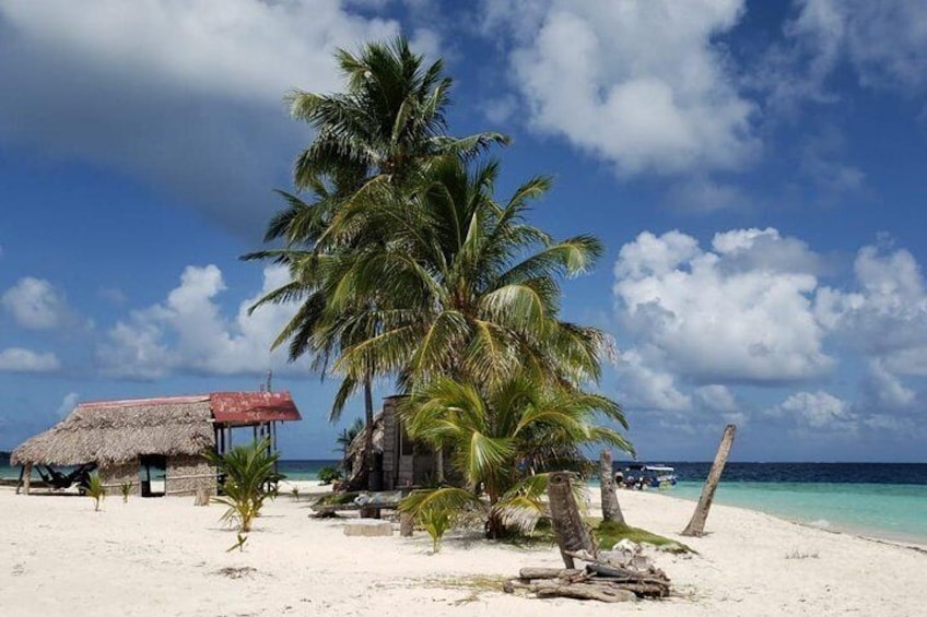 Stay in Perro Chico Island - San Blas Guna Ayala