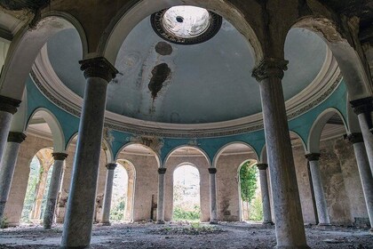 Tskaltubo y Chiatura: tour urbex de 2 días