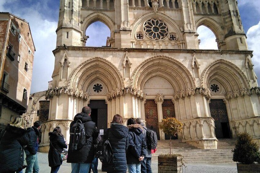 Day trip to Cuenca with guided tour and entrance to the cathedral
