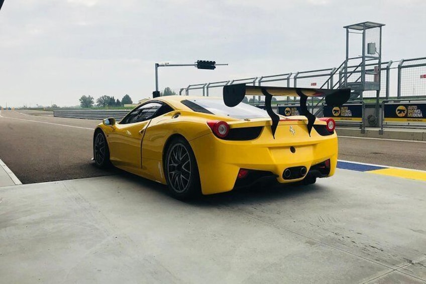 Ferrai F458 Challenge