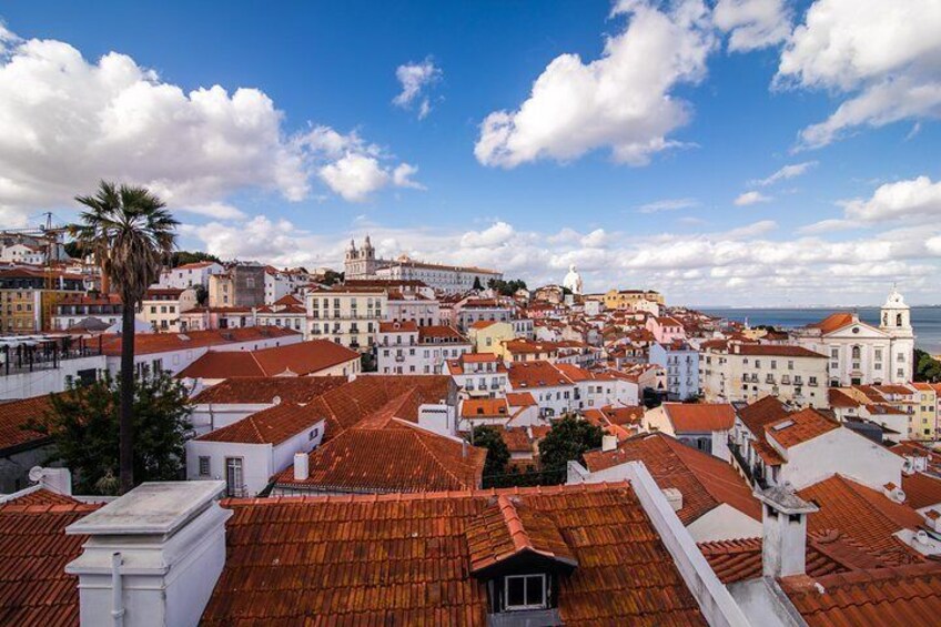 Alfama is the Lisbon soul, the oldest neighborhood