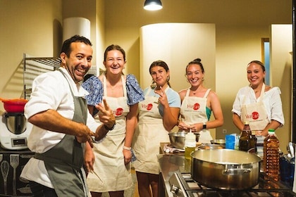 Authentieke Portugese kookcursus en diner in een huis in Lissabon