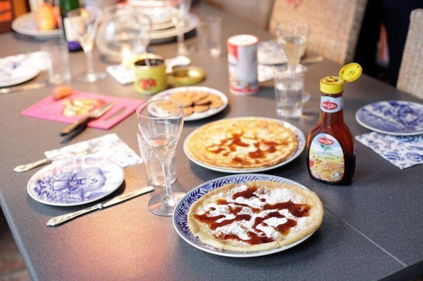 Dutch pancake cooking class and lunch for private groups