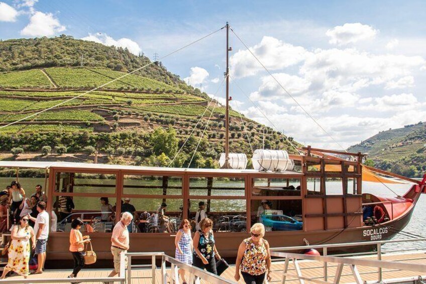 Traditional Moliceiro Boat Ride
