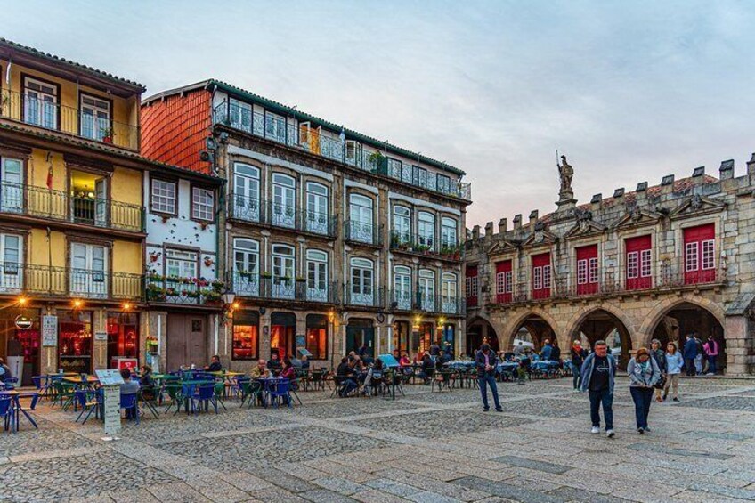 Oliveira Square Houses