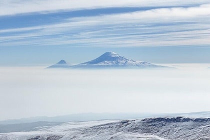 Mount Aragats, Amberd fæstning, Alfabet monument, Saghmosavank