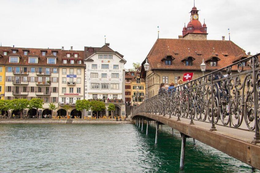 Exclusive Private Guided Tour through the History of Lucerne with a Local