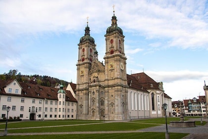 1 Hour Express Walk of St. Gallen with a Local