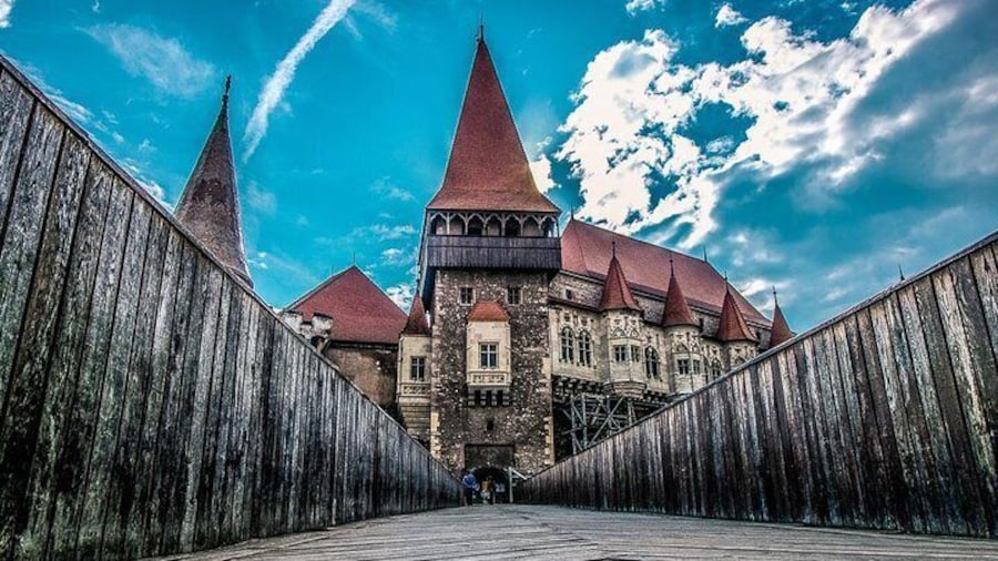 From Sibiu: day trip to Dacian Fortress, Hunyadi Castle and Alba Iulia Citadel