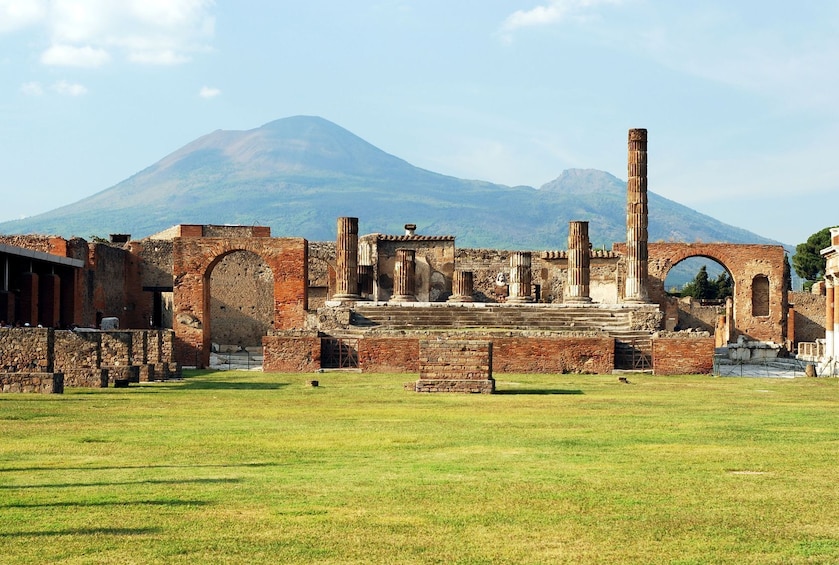 Capri, Sorrento & Pompeii Group Tour from Naples