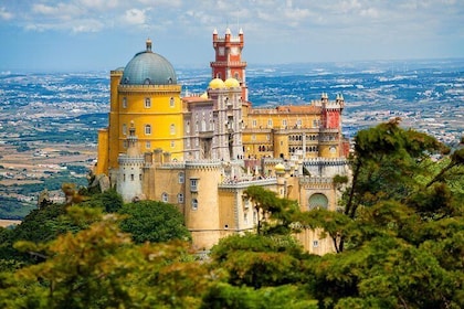 Full-Day Private Sintra Tour with Wine Tasting and Pena Palace