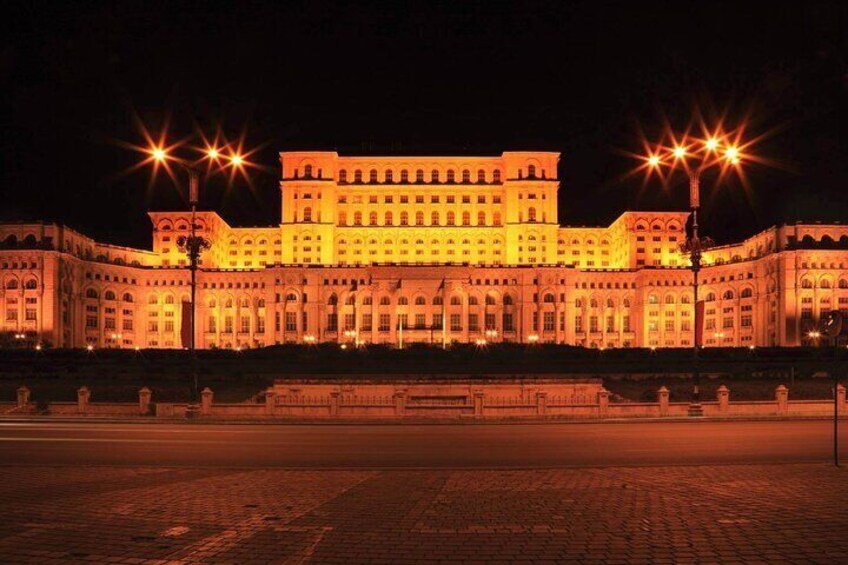 Bucharest Evening Tour and Traditional Dinner - 3 hours