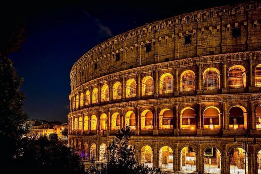 Rome by Night with Pizza and Gelato (max 8 people with driver)