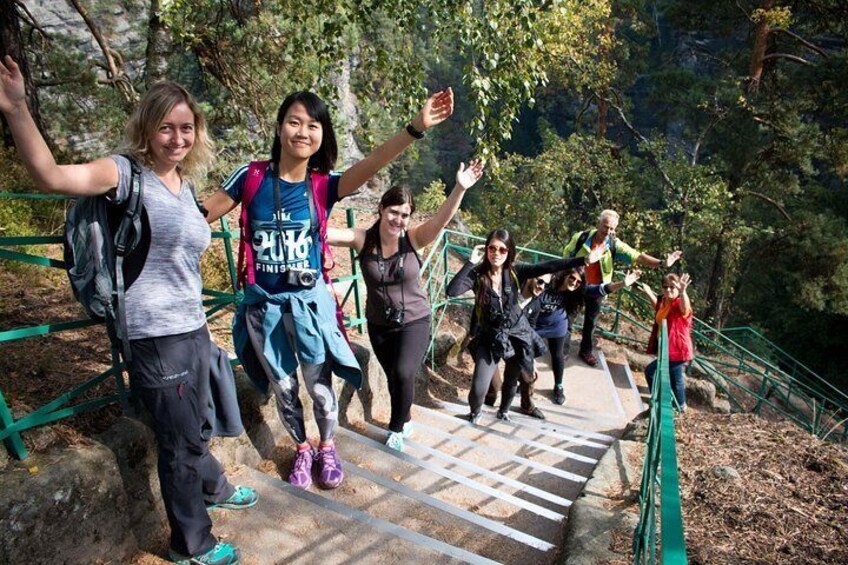 Happy Hikers !