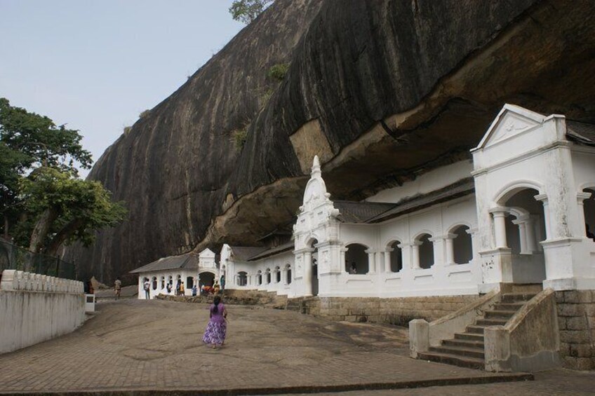 Dambulla caves temple