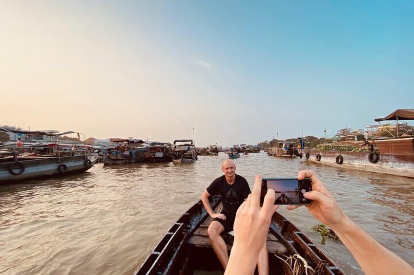 The hidden Fabulous Floating Market and small canal (Non-tourist small canal)