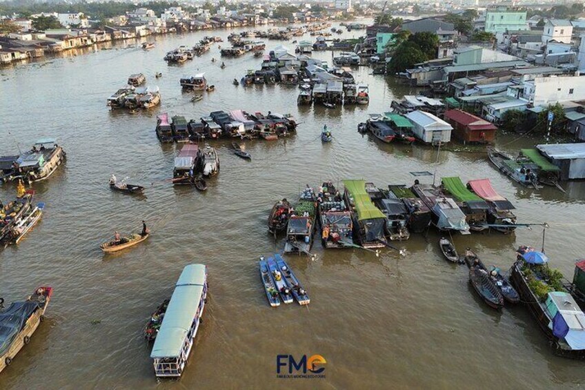 The hidden Fabulous Floating Market and small canal (Non-tourist small canal)