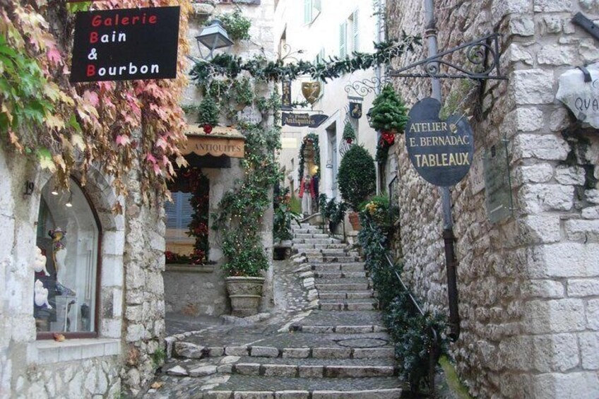 Cannes, Antibes & St Paul de Vence Half Day Private Tour