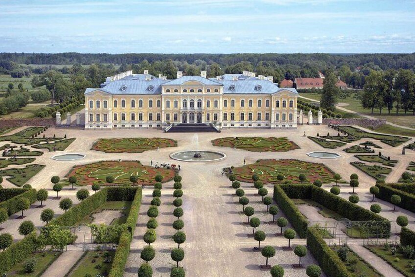 Rundale Palace & French garden