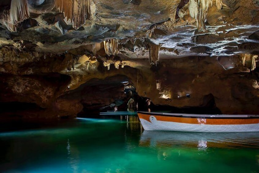 Excursion to Cuevas de San José