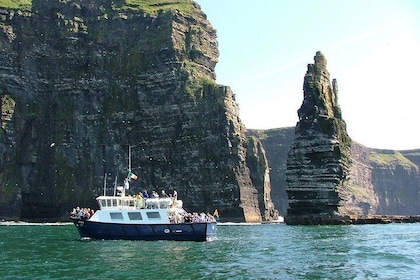 From Galway: Aran Islands & Cliffs of Moher including Cliffs of Moher cruis...