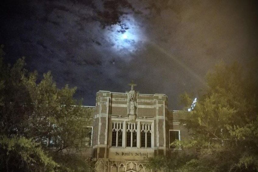 Moon over St Paul's School 