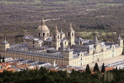 Private 8-hour Tour of Madrid + Escorial Monastery & Valley of the Fallen
