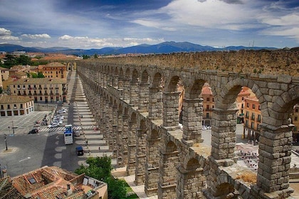 Private Walking Tour of Segovia with official tour guide