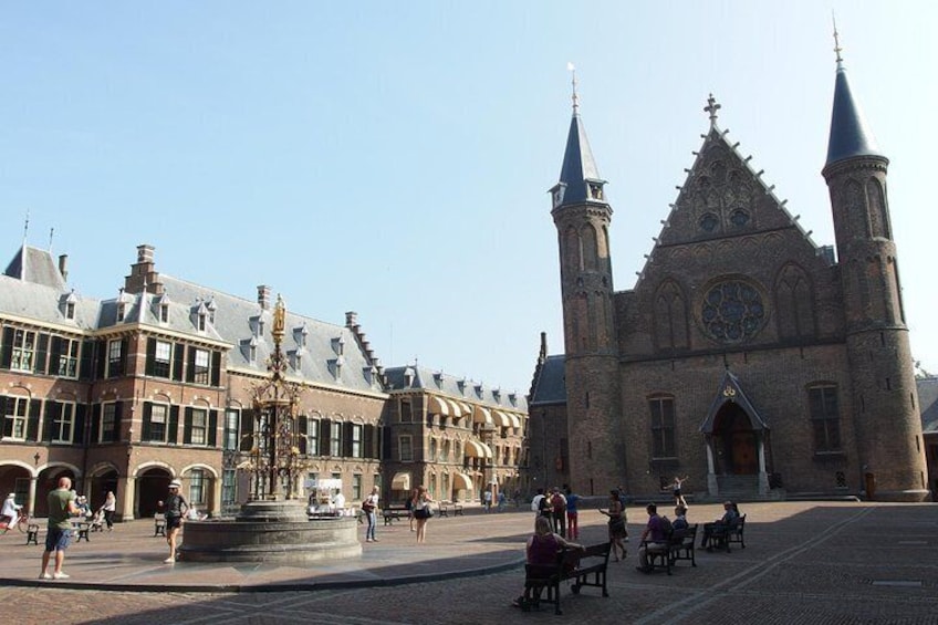 The Hague like a local
