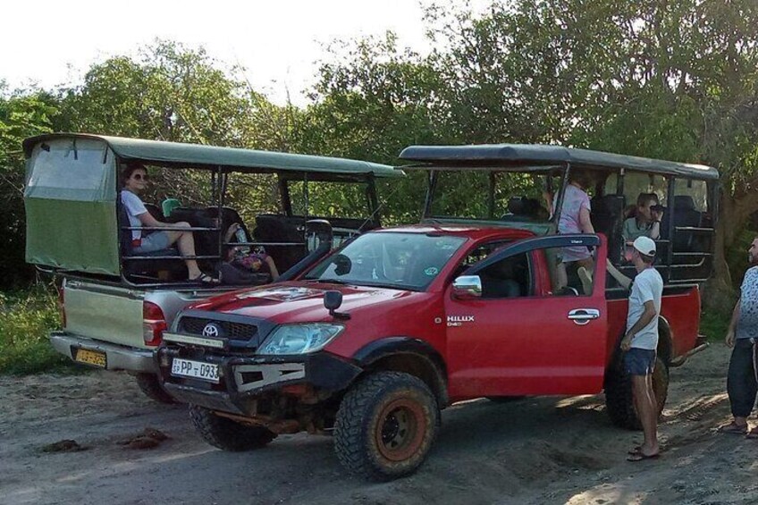 yala safari jeep