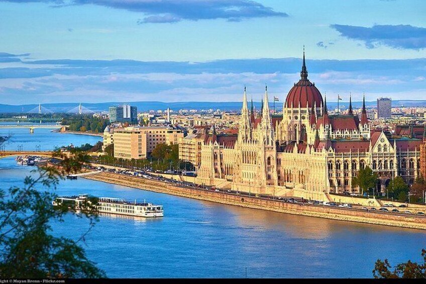 Private tour of Budapest with Luxury transfer and Local guide