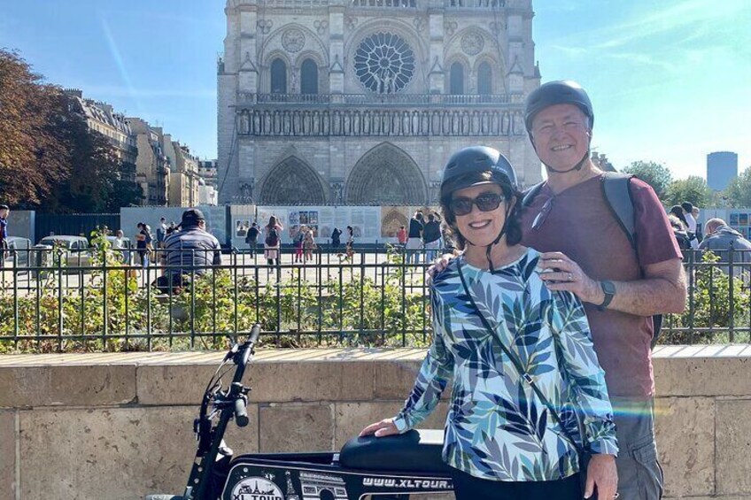 Paris Sightseeing Family Friendly Guided Electric Bike Tour