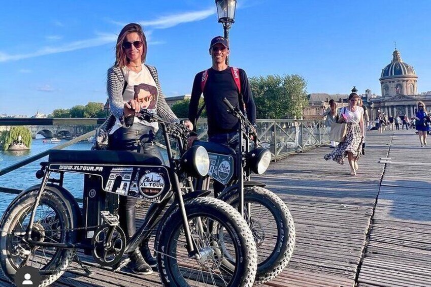 Paris Sightseeing Family Friendly Guided Electric Bike Tour