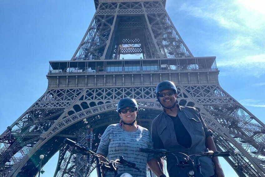 Paris Sightseeing Family Friendly Guided Electric Bike Tour