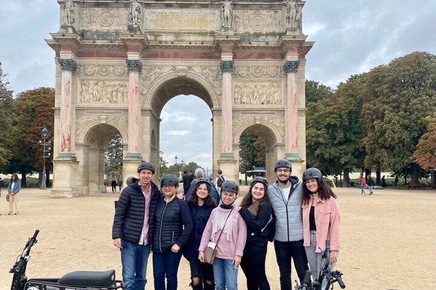 Paris Sightseeing Family Friendly Guided Electric Bike Tour