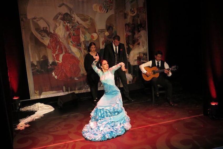 Flamenco Walking Tour in Seville with Show and Wine or Tapas