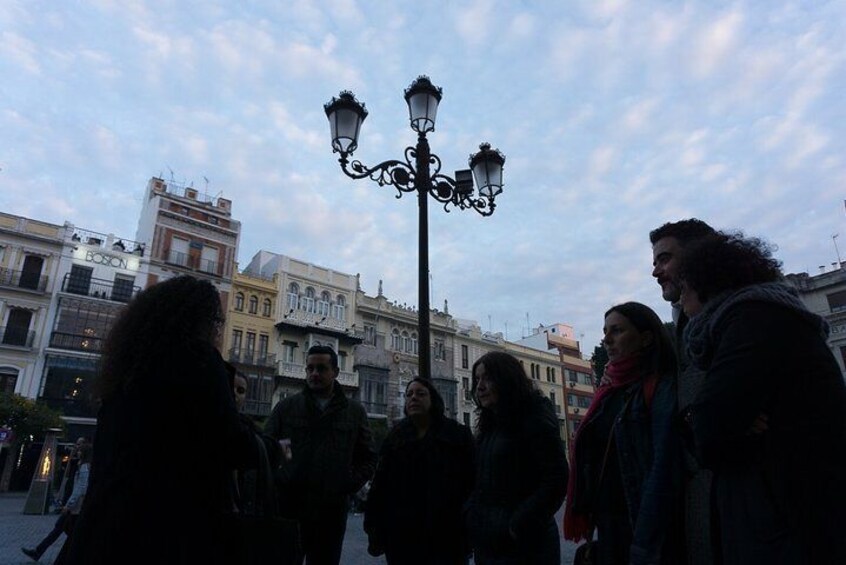 Flamenco Walking Tour in Seville with Show and Wine or Tapas