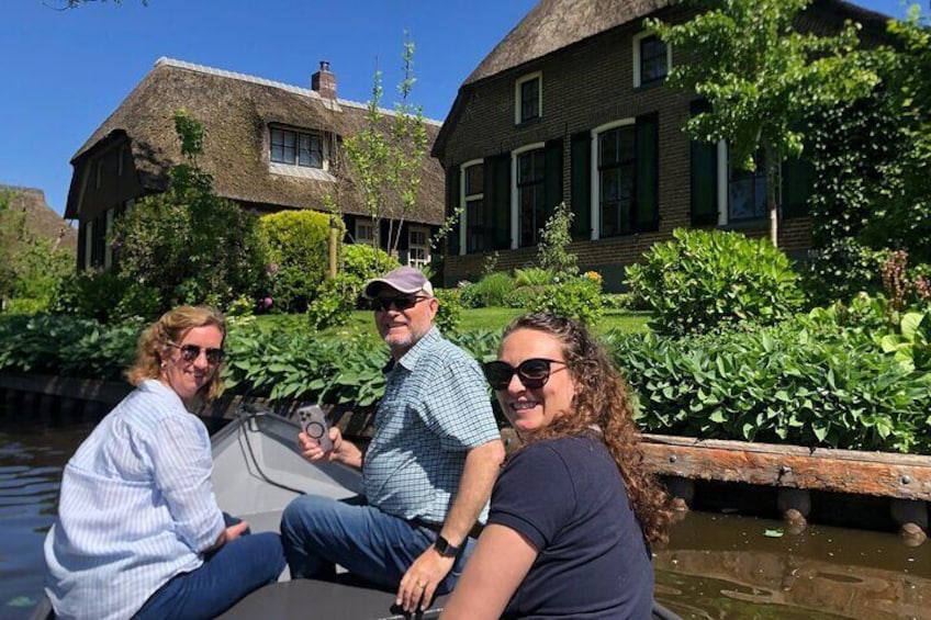 Windmills-Volendam-Giethoorn Private Tour in Jaguar