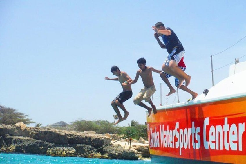 Jump off at Boca Catalina Bay