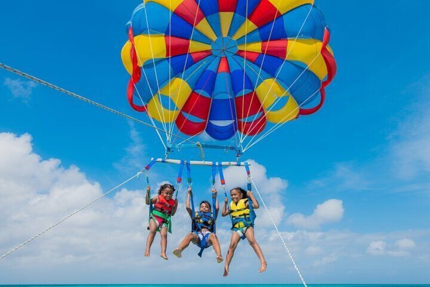 Aruba Parasailing Experience from Noord